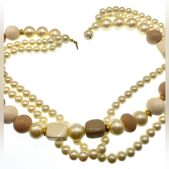 Vintage Multistrand Beaded Acrylic & Faux Pearl Necklace Choker Gold Tone - Picture 4 of 6